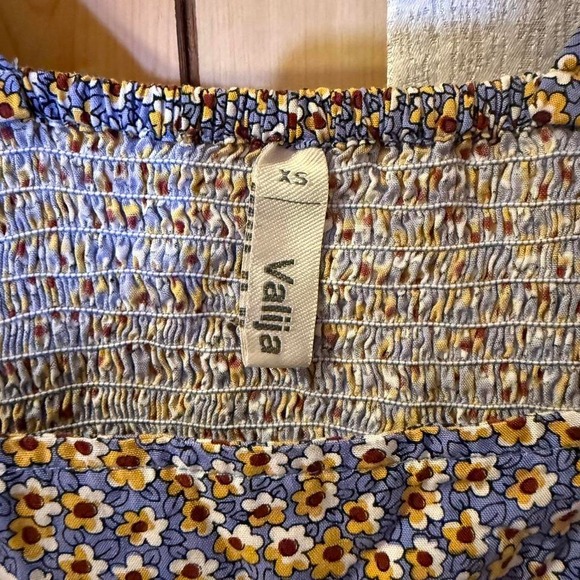 Valija daisy print puff sleeve romper in size x-small - Picture 7 of 8